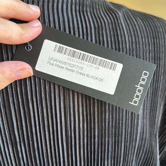 NWT - Boohoo- Women's Black Plisse Plunge Bodycon Midi Dress - Size 16 - Picture 8 of 14